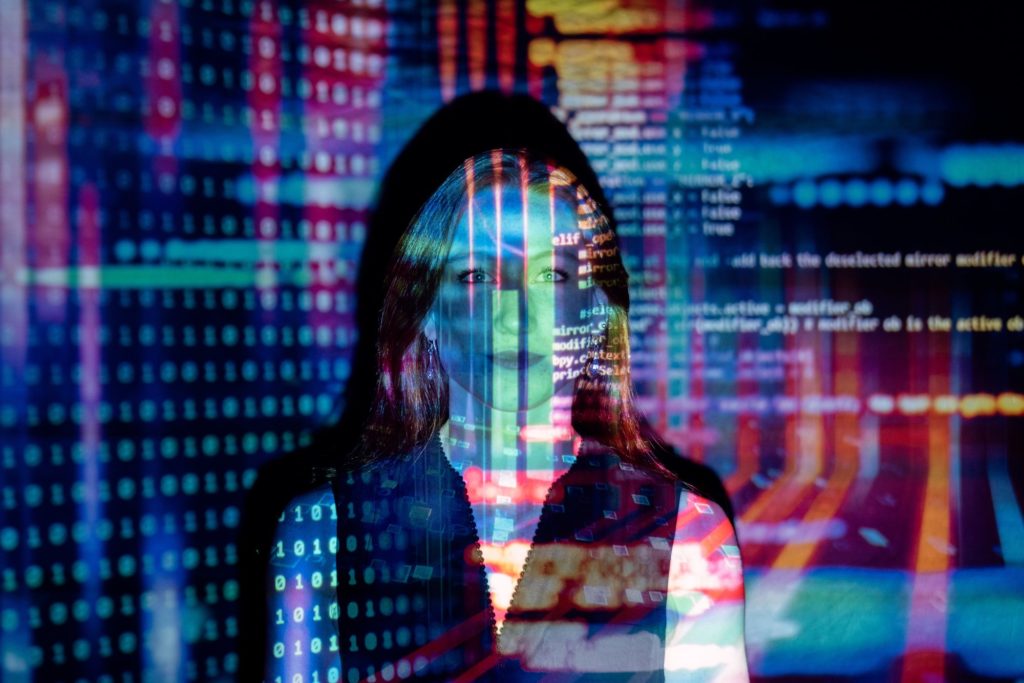 The Quantum Phenomena and Risks to Data Security
